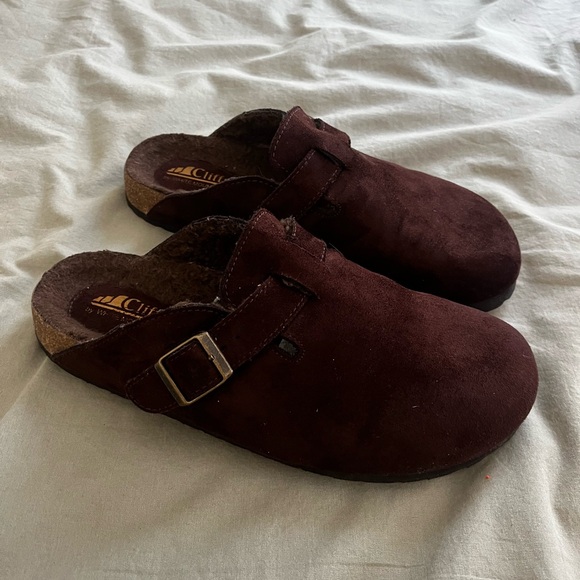 Cliffs by WHITE MOUNTAIN Shoes - Cliffs Burgundy/Brown Suede Slip-On Clogs, Sherpa-lined